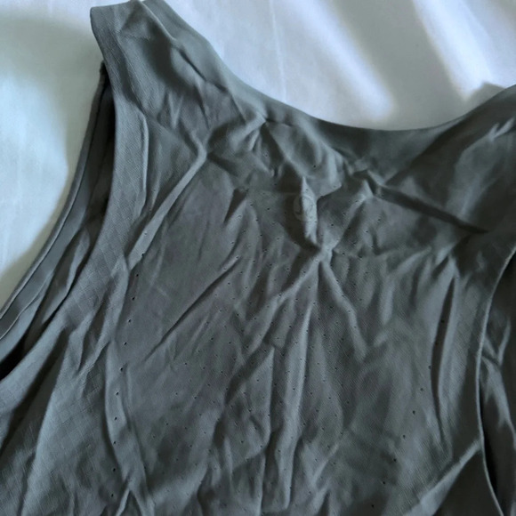 🆕🩶 Lululemon SenseKnit Running Tank - Rhino Grey - Picture 10 of 13